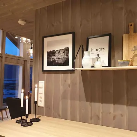 Magic Views And Walking Distance To Beaches Holiday home Leknes