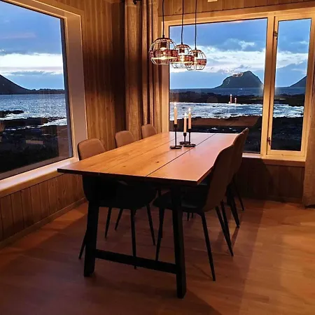 Magic Views And Walking Distance To Beaches