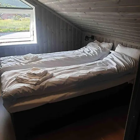 Magic Views And Walking Distance To Beaches Holiday home Leknes